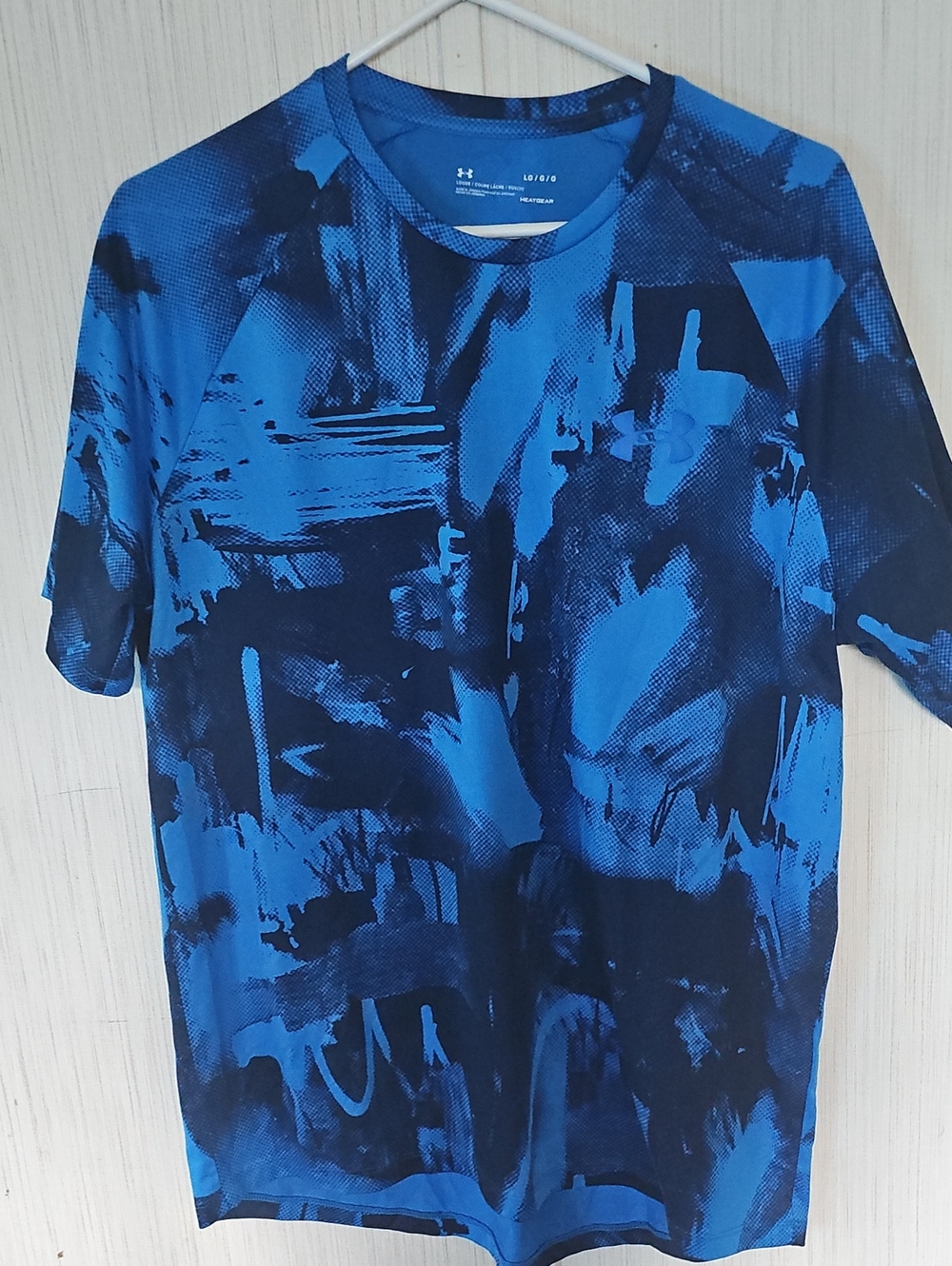 Under Armour Men’s Blue & Black Abstract Short-Sleeve Performance Tee